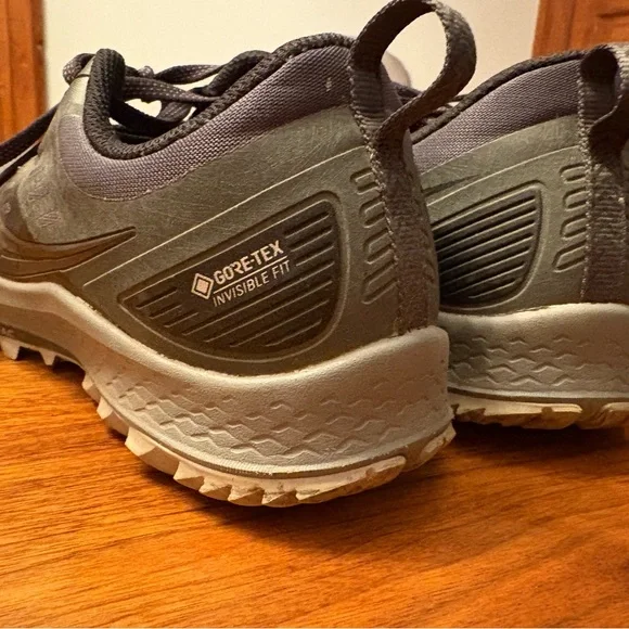 Women’s Saucony Peregrine 10 GTX Trail Running Shoes black grey runners - Picture 5 of 8